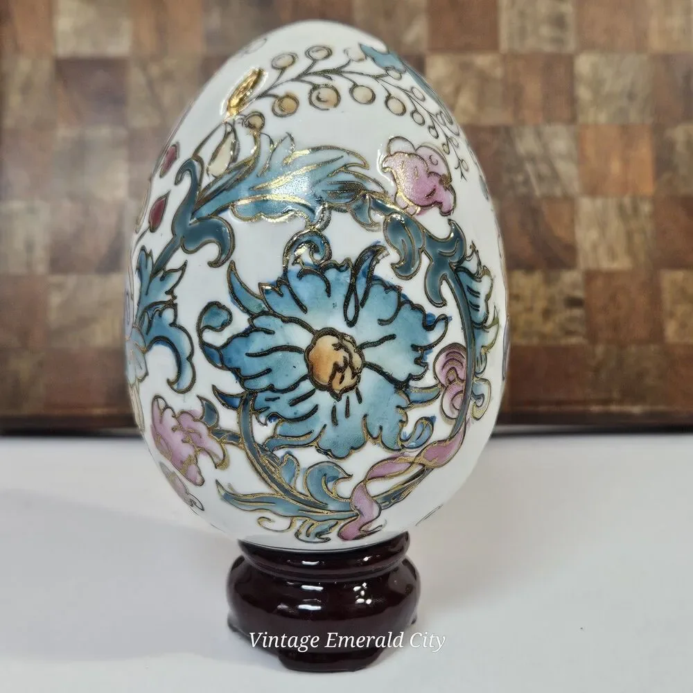 Vtg Chinese Asian Etched Hand Painted White Moriage Porcelain Egg Wooden Stand